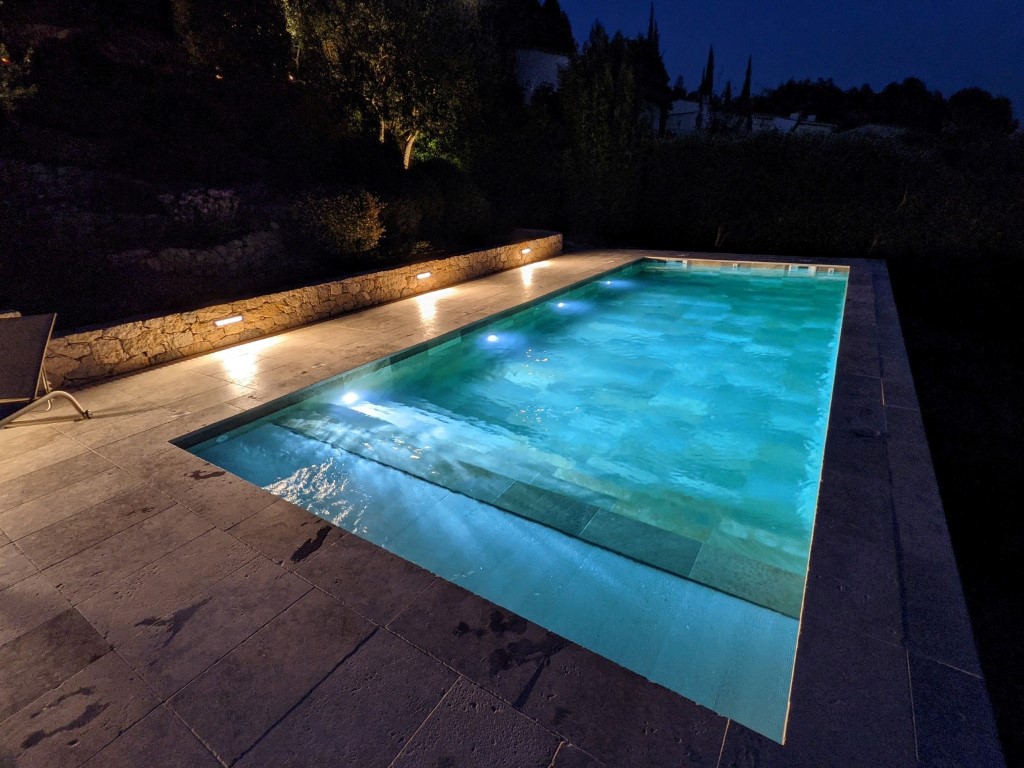 Piscine à Fayence (© SARL PUGINIER)