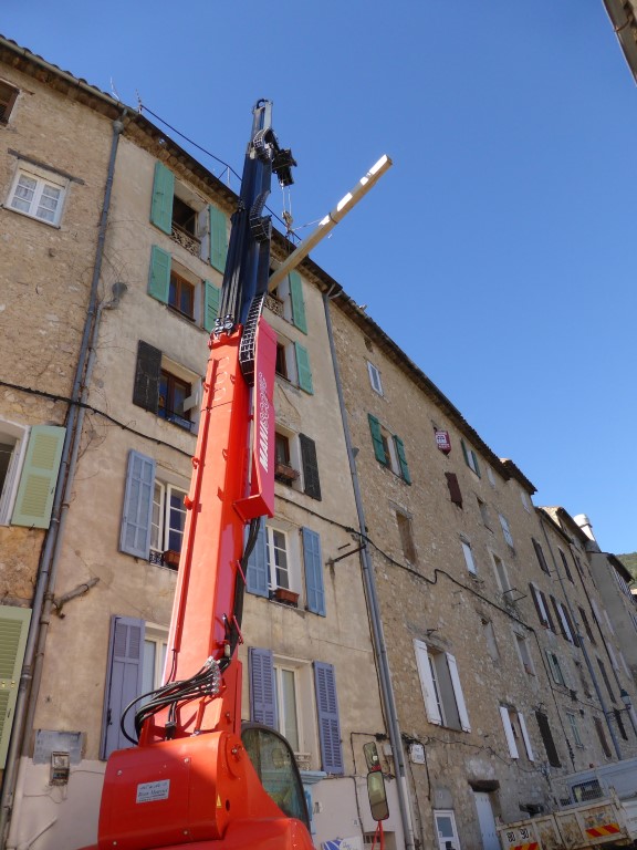Remplacement de la poutraison en appartement de village, Seillans (© SARL PUGINIER)